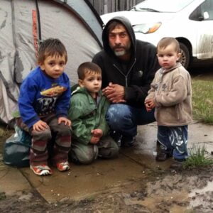 Dad of 3 Living in Tent Gives Last to Stranger at Gas Station, Wakes up Owning a Big Company — Story of the Day Dad of 3 Living in Tent Gives Last to Stranger at Gas Station, Wakes up Owning a Big Company — Story of the Day