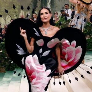 Demi Moore dons jaw-dropping dress to Met Gala – made from wallpaper and took 11,000 hours to embroider Demi Moore dons jaw-dropping dress to Met Gala – made from wallpaper and took 11,000 hours to embroider