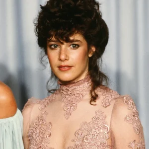 Debra Winger, whose performances in the 1980’s are etched in our hearts, is stunning at 69 Debra Winger, whose performances in the 1980’s are etched in our hearts, is stunning at 69